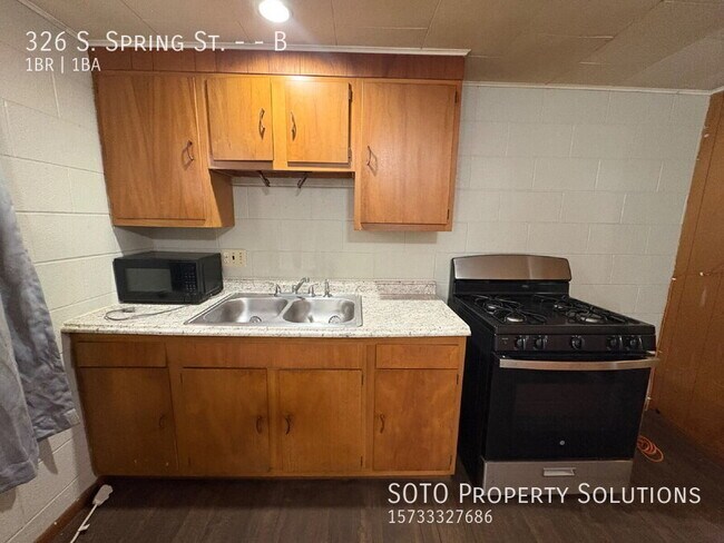 Building Photo - 326 S Spring St