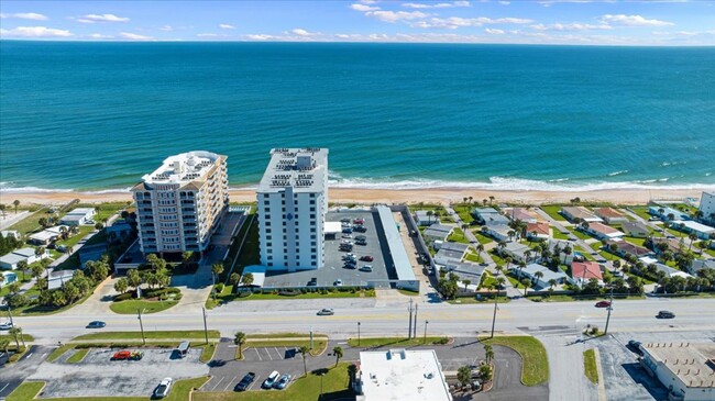 Building Photo - Beautiful 2bed 2bath Condo with stunning O...