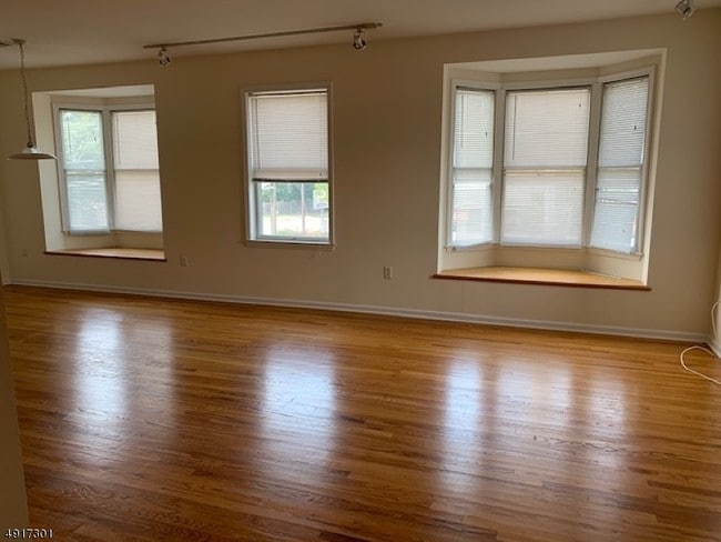 Building Photo - 541 Middlesex Ave