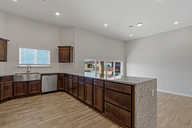 Building Photo - 957 Gulf Streams Ave