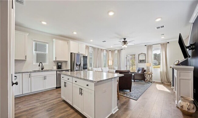 Building Photo - 167 Benelli Dr