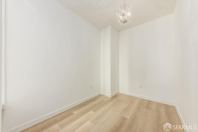 Building Photo - 333 Main St