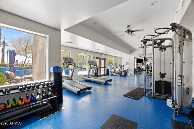 Building Photo - 945 E Playa Del Norte Dr