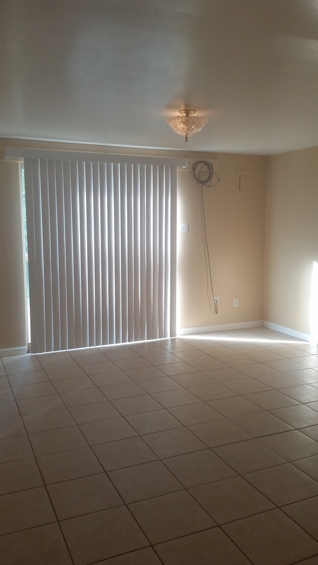 Building Photo - 214 Crosswinds Drive