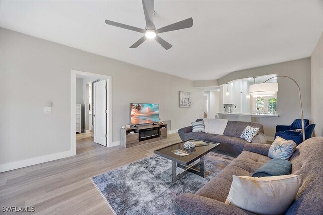 Building Photo - 886 Tanbark Dr