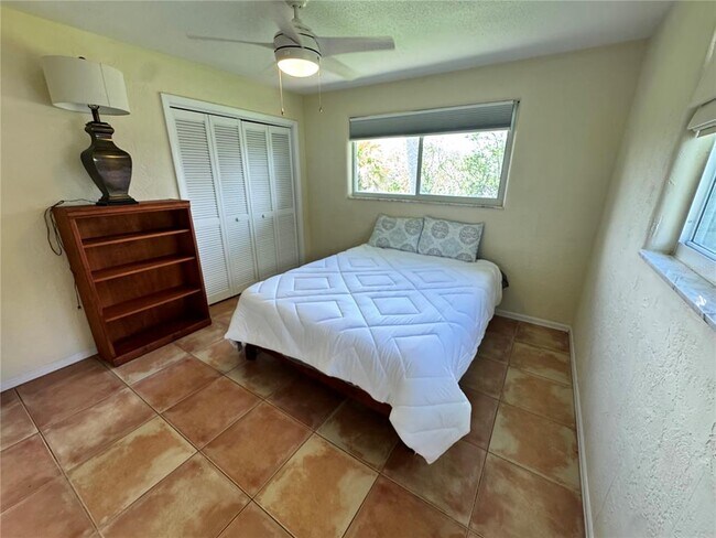 Building Photo - 50 Oak Tree Dr