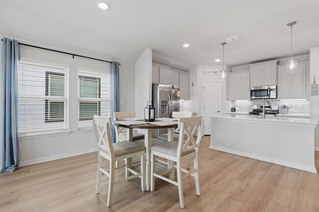 Building Photo - Bright 3-Bed Home with Island Kitchen, Private Patio, and Fenced Yard in New Braunfels