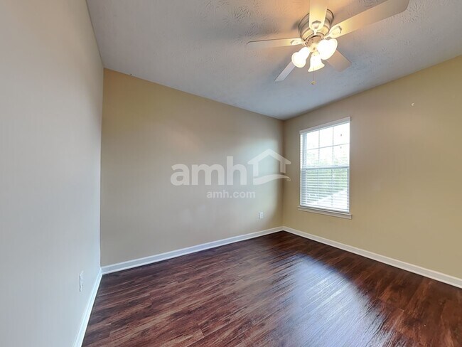 Building Photo - 45 Haverstraw Pl