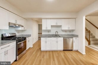 Building Photo - 18 Indian Hills Ct