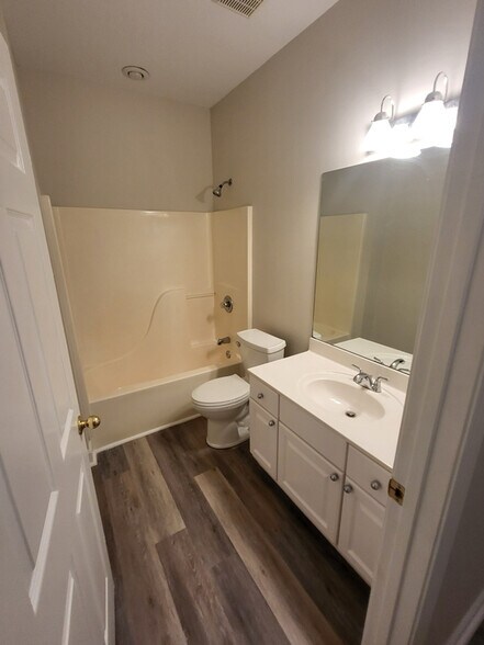 Building Photo - 101 Trista Terrace Ct