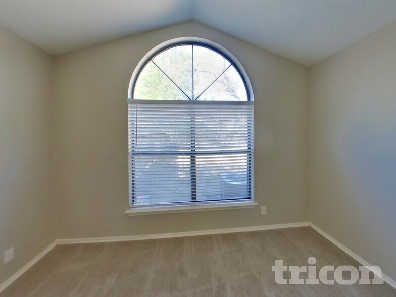 Building Photo - 10223 Canton Fld Dr