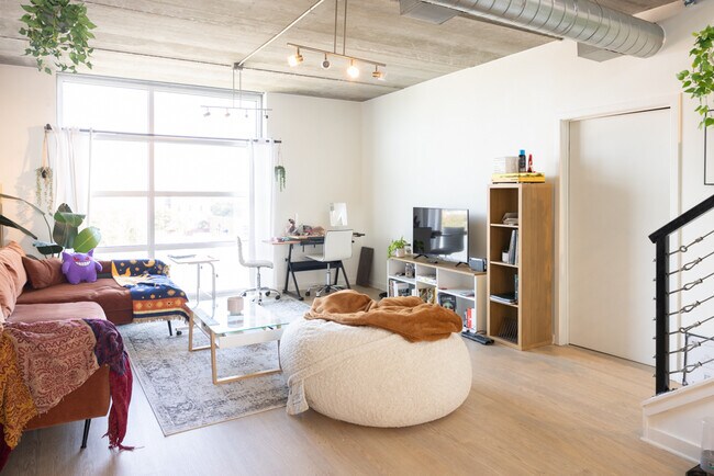 Building Photo - 555 Berrien St