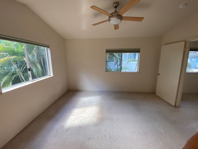 Building Photo - LOCATION, LOCATION, LOCATION!