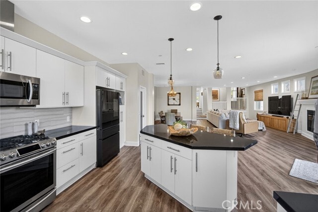 Building Photo - 214 Avenida Montalvo