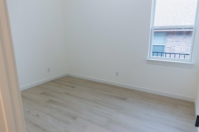 Building Photo - 509 Beechwood Way