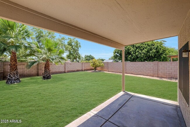 Building Photo - 1815 E Dava Dr