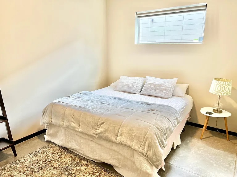 Building Photo - 815 E Mifflin St