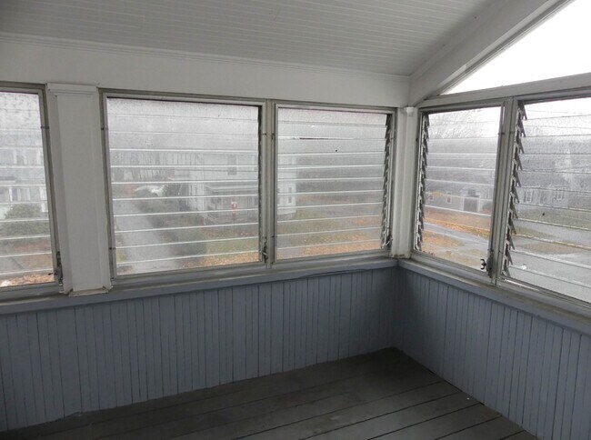 Building Photo - 64-66 Waverly Rd