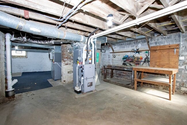 Building Photo - Three bedroom duplex