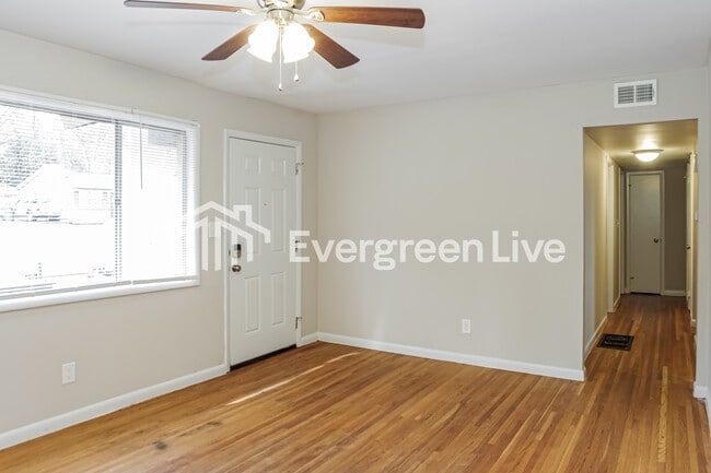 Building Photo - 2620 Rockwell Rd NW