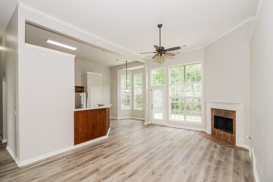 Building Photo - 8168 White Wing Cove W