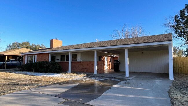 Building Photo - Your Perfect Ranch-Style Retreat – Big Spring’s Best-Kept Secret!