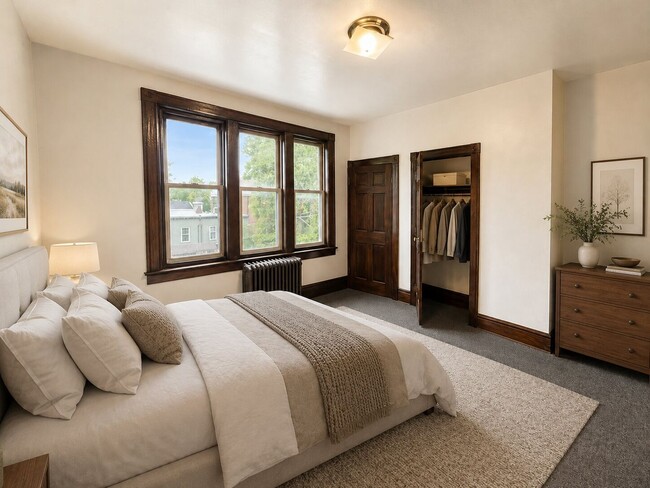 Building Photo - Spacious 6-Bedroom Rental in North Philadelphia | Small Dogs Welcome