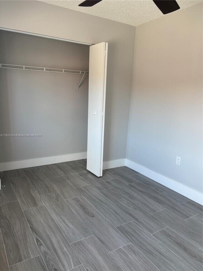 Building Photo - 8013 Lake Dr