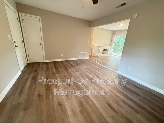 Building Photo - 4712 Eton Dr