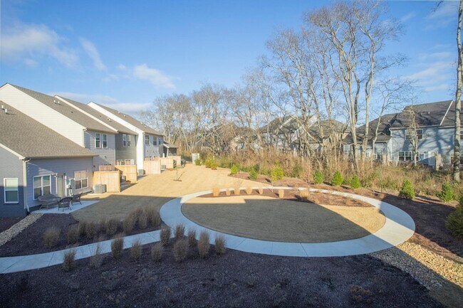 Building Photo - 521 Tappan Private Ln