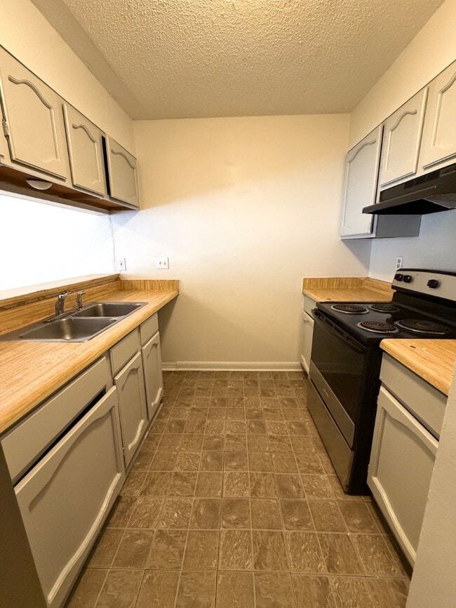 Building Photo - 506 Marigny Cir