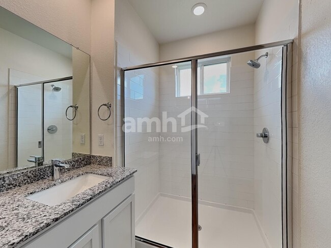 Building Photo - 2734 Lillybrook Ln