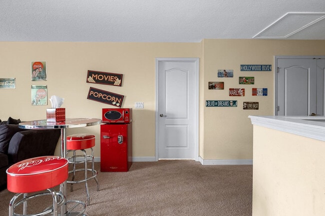 Building Photo - 1520 Moon Valley Dr