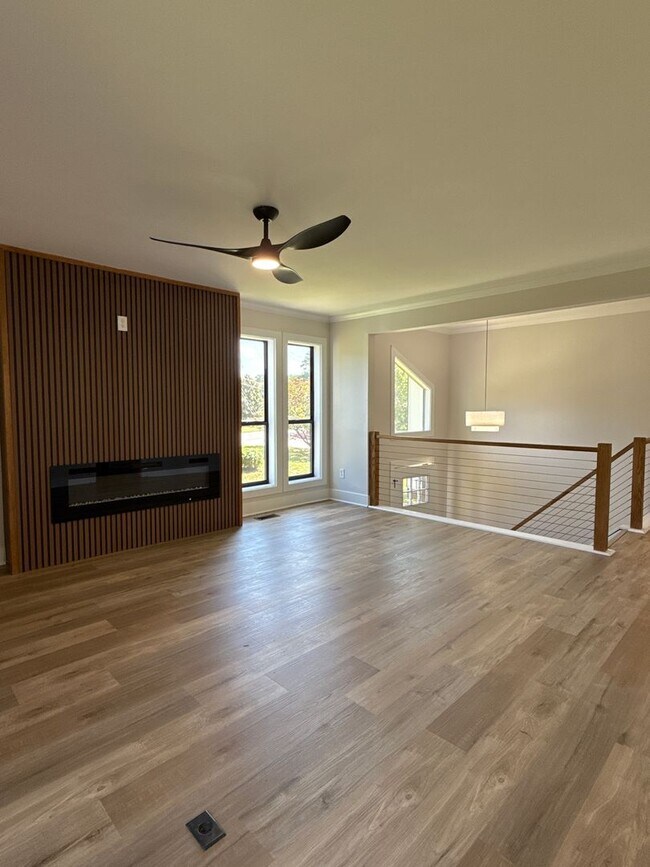 Building Photo - 4 bed 3 bath in Marietta!