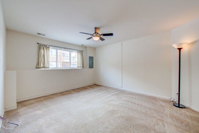 Building Photo - 3414 Cameron Dr