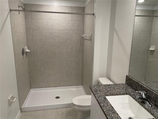 Building Photo - 8245 Crescent Oaks Dr