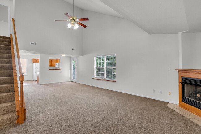 Building Photo - 1704 Juniper Dr