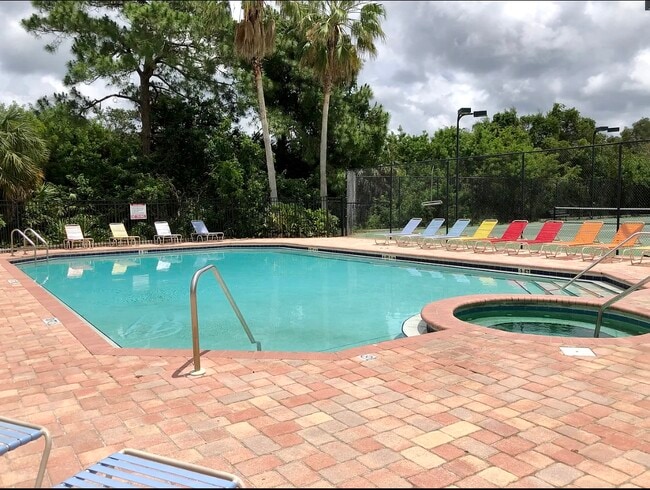 Building Photo - 643 Vallance Way NE