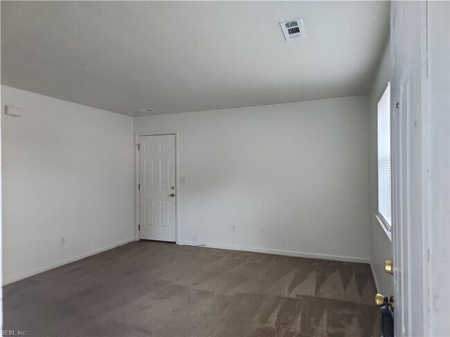Building Photo - 6045 Bradford Dr