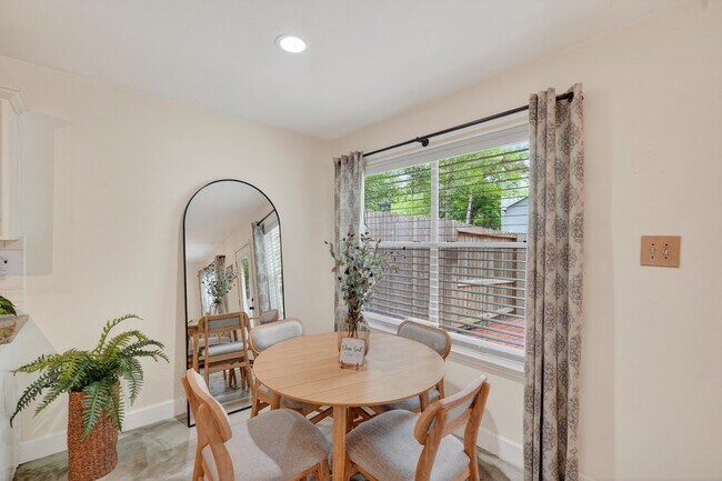 Building Photo - 30 Butterfly Branch Pl