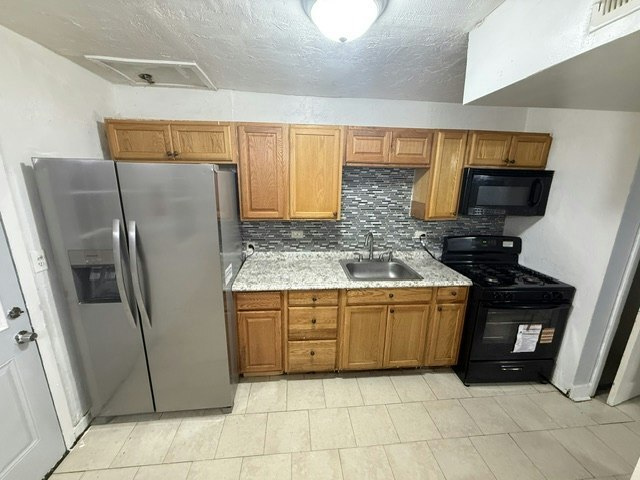 Building Photo - 435 Cedar Dr