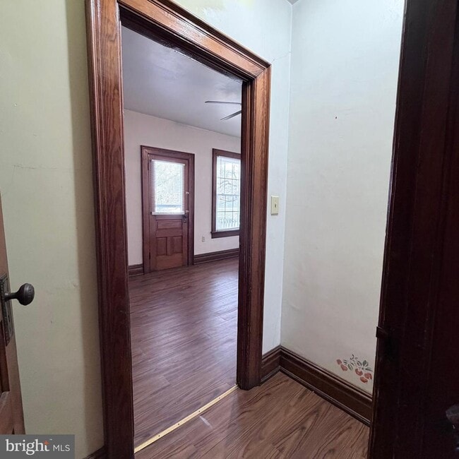 Building Photo - 235 Park Ave