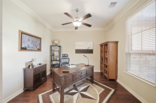 Building Photo - 9510 Spring Rose Dr