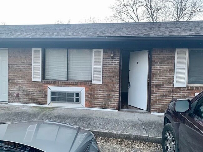 Primary Photo - 1215 Shields Ferry Rd