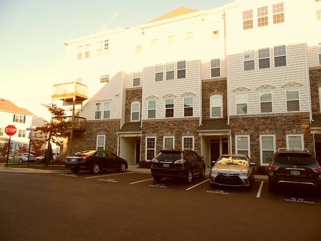 Building Photo - 24652 Byrne Meadow Square