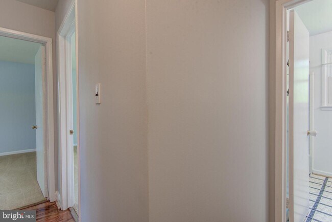 Building Photo - 8120 Drayton Ln