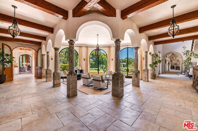 Building Photo - 1550 Amalfi Dr