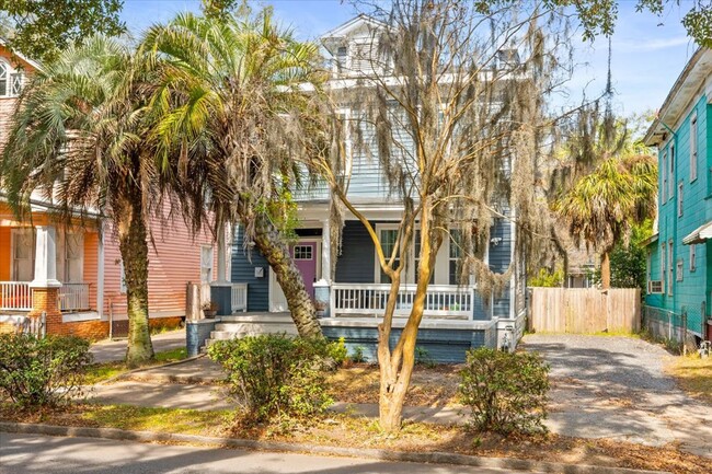 Building Photo - Spacious 3-Bedroom, 3-Bathroom Home in Sav...