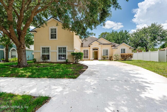 Primary Photo - 14000 Red Rock Lake Dr