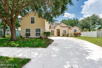 Building Photo - 14000 Red Rock Lake Dr